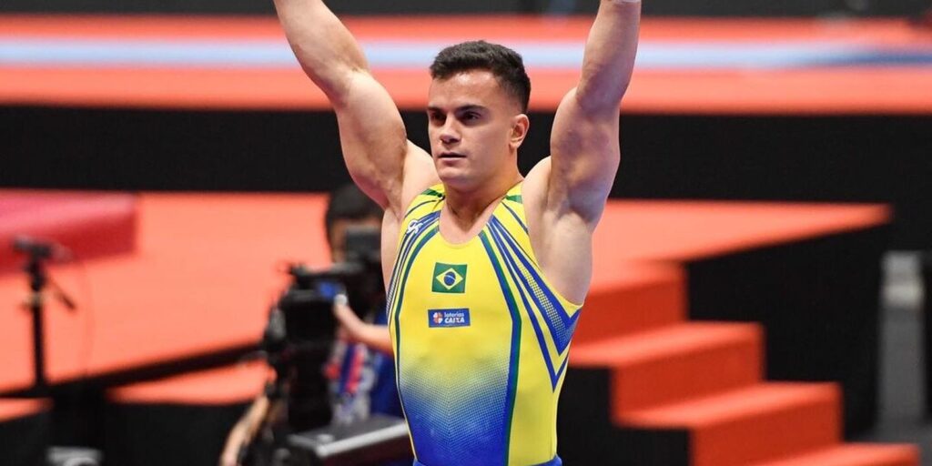 caio-souza-vai-a-final-das-barras-paralelas-em-etapa-da-copa-do-mundo